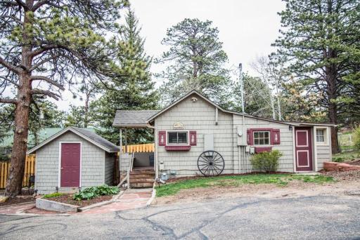 Prospect Cabin, Cozy 1-bedroom cabin with kitchen Dogs OK - Housity