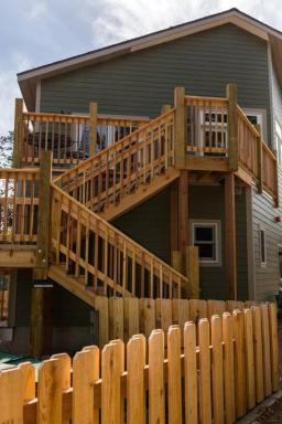 Spacious 2nd story loft with awesome views - Housity