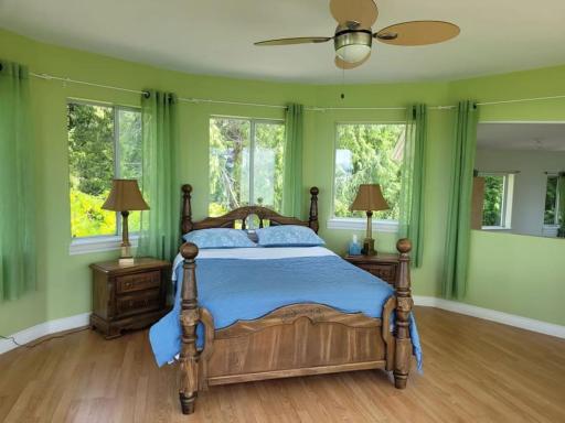 Large Suite Ocean Property - Housity
