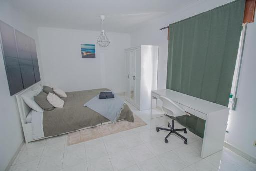 Charming Private Rooms in an Apartment A1 Penha - Faro - Housity