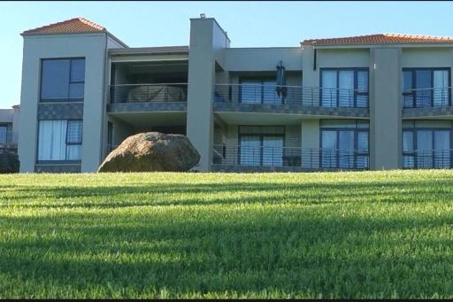 NNS Vaal River Luxury 3 Bedrooms Apartment - Housity