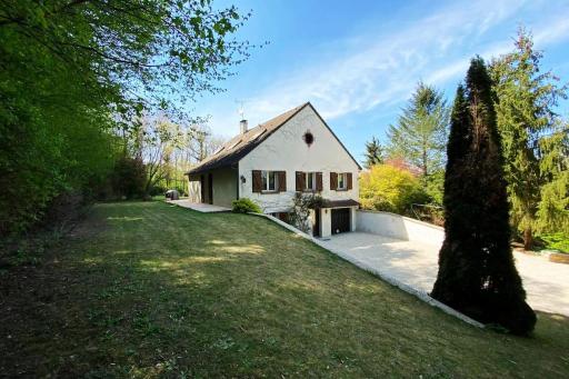 Villa de groupe à la campagne à 1 h 30 de Paris - Housity
