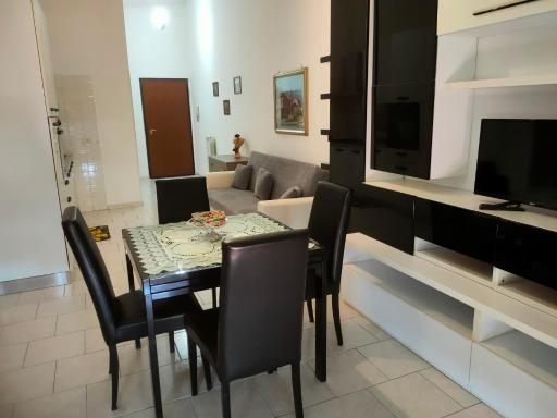 Nomentum House - Housity