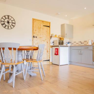 Muntjac View, Beechcroft Barns, Cawston, Norfolk - Housity
