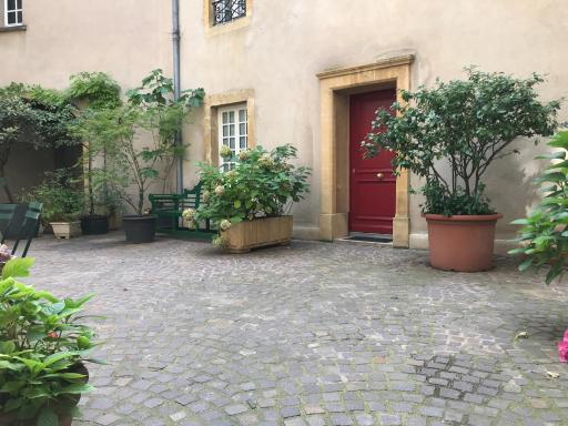 **** Les Roches **** - Housity