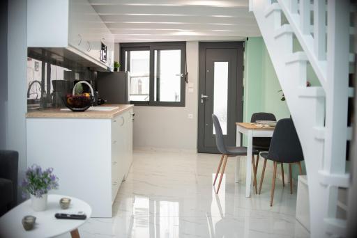 John's Minimal Loft - Housity