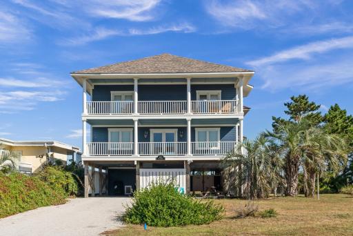 Picayne by Oak Island Accommodations - Housity