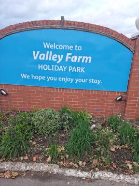 Rob and Lisa caravan - Housity