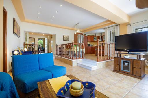Gold n Blu Petalidi - Housity