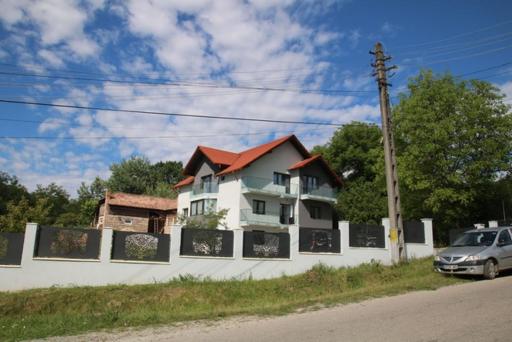 pensiunea ALBERO - Housity