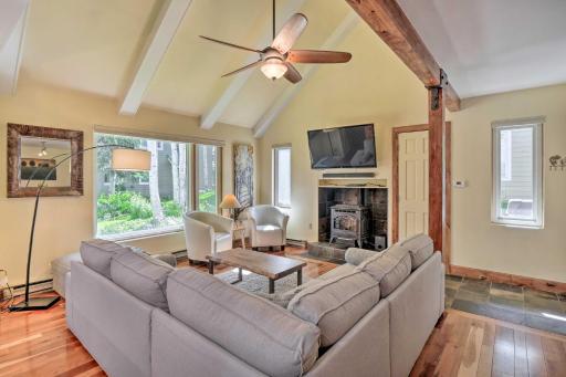 Peaceful Edwards Condo with Mountain Views! - Housity