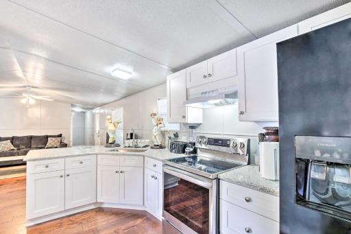 Pipe Creek House - Fish, Boat, Swim, Relax! - Housity
