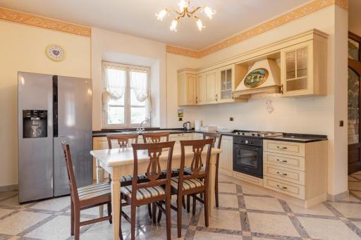 Lucca Franco's Villa - Housity