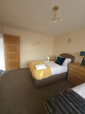 Relaxing serviced apartment with parking & free Wi-Fi - Housity