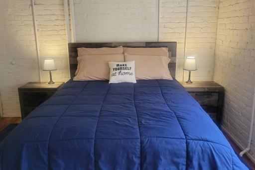 Lovely Studio Loft in Historic Building - Housity