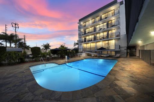 Torrance Inn & Suites - Housity