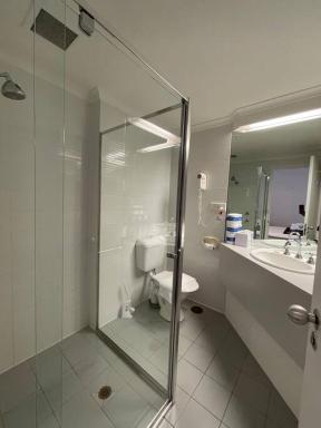 435/247 gouger st. ex hotel room in the city - Housity