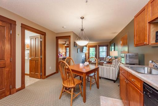 B204 One Bedroom Lake View - Housity