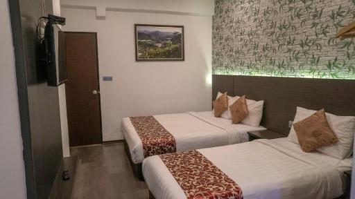 Highlanders Hotel - Housity