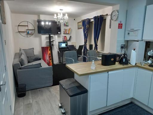 Cozzy Accommodation - Housity