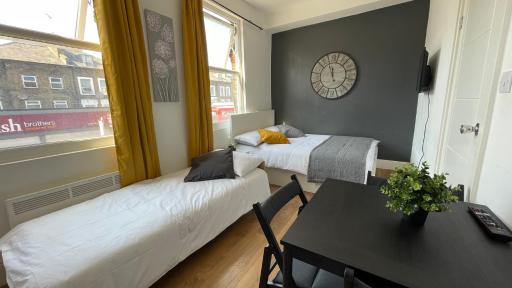 Lovely studio flat in the heart of Holloway. - Housity