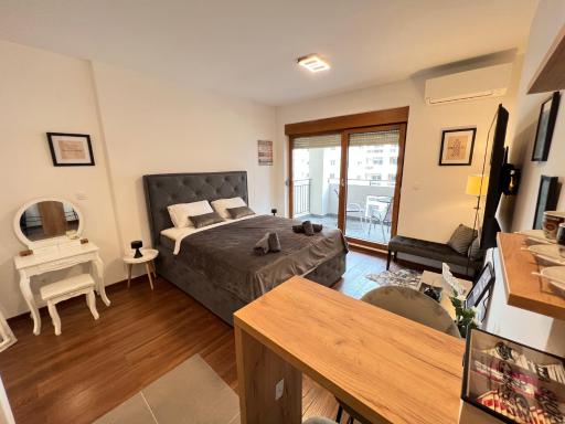 White Homes 16 - Master Quart - Hizvo
