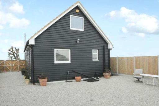 Adorable 1 bedroom Cottage with free parking - Housity