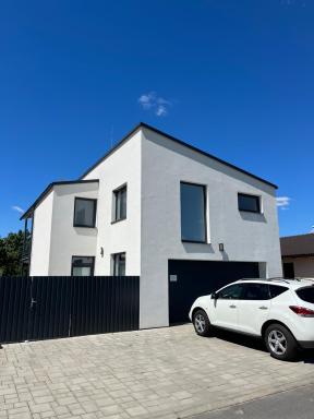 Moderný apartmán pri kúpalisku na Kurinci - Housity