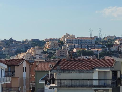 Stunning views, 2-Bed Apartment in Scalea - Housity