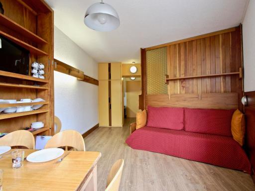 Grand studio avec balcon et piscine, pied des pistes à Chamrousse 1750 - FR-1-549-90 - Housity
