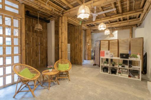 Urbanview Ta-ke Residence Blok M by RedDoorz - Housity