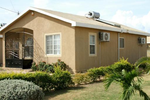 Sassy Diamond Crest - Housity