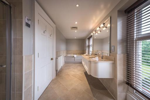 Wivenhoe House Hotel - Housity