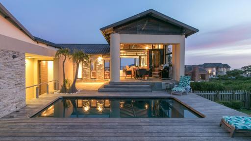 3 bedroom House with Ocean Views On Pezula - Housity