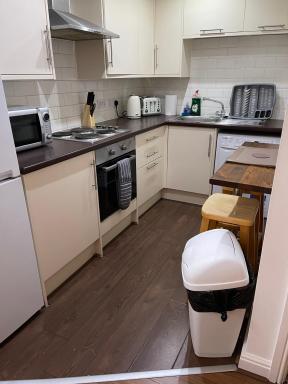 Modern, Quiet, Sleeps 10, Parking, Anfield, Beatles, Liverpool - Housity