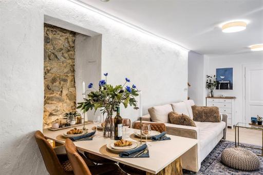 NEW Design & High Standard Apt from 16th Century in Old Town-FREE Parking - Housity