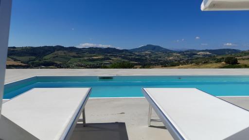 Glamping at an Agriturismo in the vineyard - Housity
