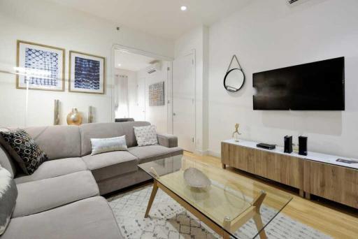 Quaint Fully Furnished 2BR Apartment Midtown West - Housity