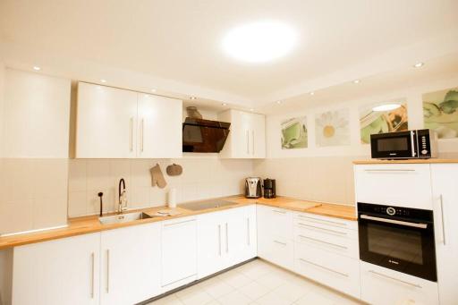 bonquartier - HOUSE - GARDEN - FOREST - TOP ROAD CONNECTION - Housity