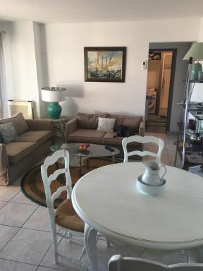 Charmant 2 Pieces - Housity