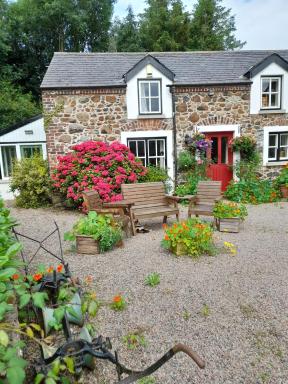 Berwick Hall Cottage - Housity