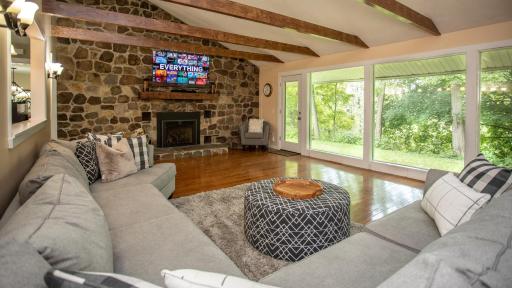Forestview Manor (Secluded Getaway) - Housity