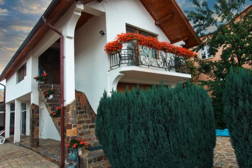 Casa Ade - Housity