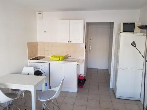 studio 3 personnes proche tram et bus - Housity