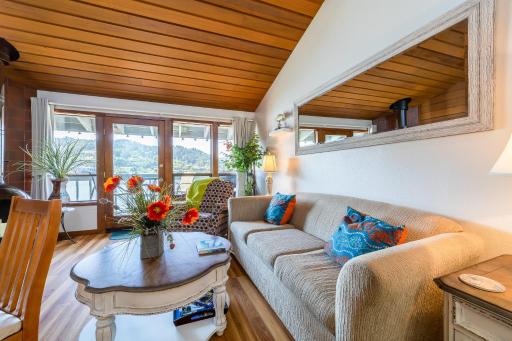 Rogue River Rhapsody - Housity