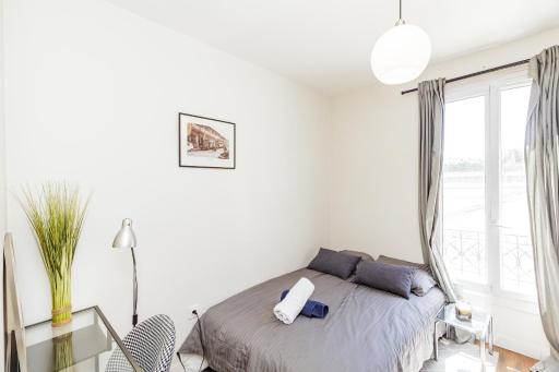 Bright 12m Ideal For Couple In Saint Ouen - Housity
