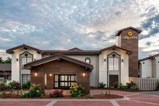 La Quinta Inn by Wyndham Columbus I-70E Reynoldsburg - Housity