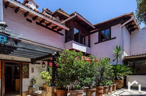 Agradable Hostal sobre el Centro de Valle de Bravo - Housity