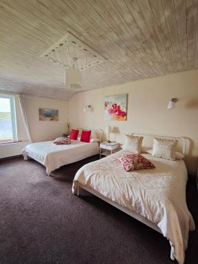 Beachfront Waterfront Rest B&B - Housity