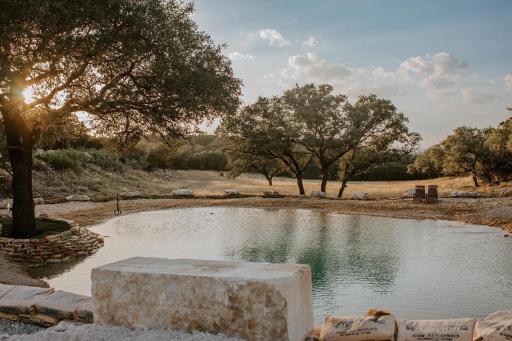 Hummingbird Haus - Hill country views on 20 acres with firepit - Housity